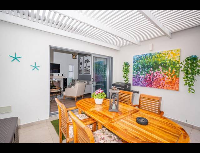 2 BEDROOM HOUSE FOR SALE IN SALDANHA HEIGHTS